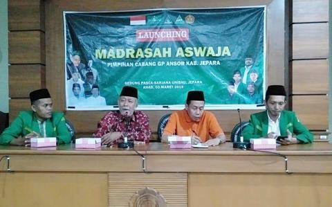 Peserta mengikuti agenda kaderisasi PCNU Pengurus Cabang Kabupaten Tasikmalaya